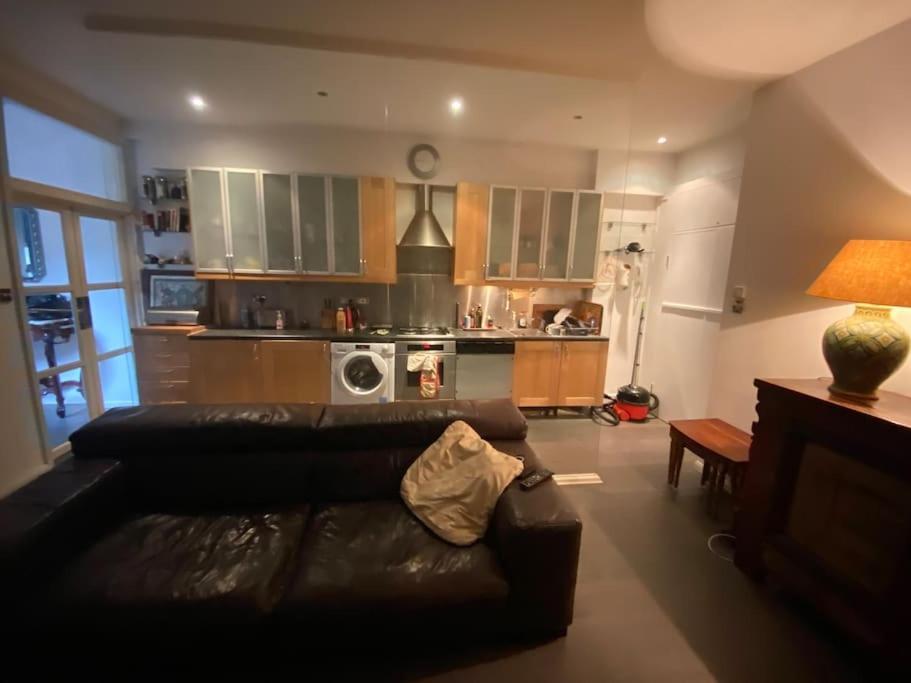 Large Studio Flat In Kensington ลอนดอน ภายนอก รูปภาพ